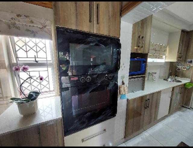 4 BEDROOM HOUSE FOR SALE IN CRAIGIEBURN